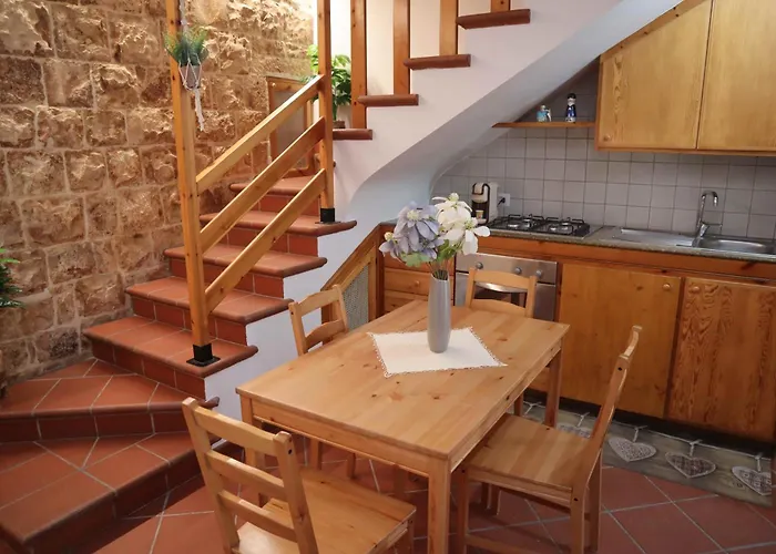 Casa Rustica * 孔韦尔萨诺